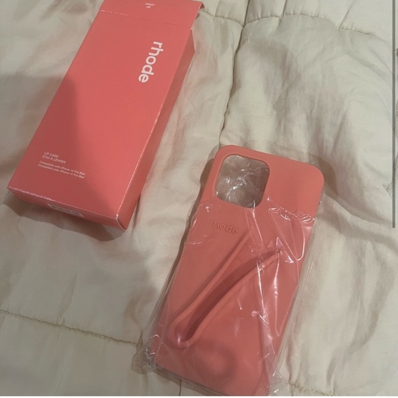 Rhode iPhone 15 Pro Max Peach Pit iPhone Case - Picture 4 of 5